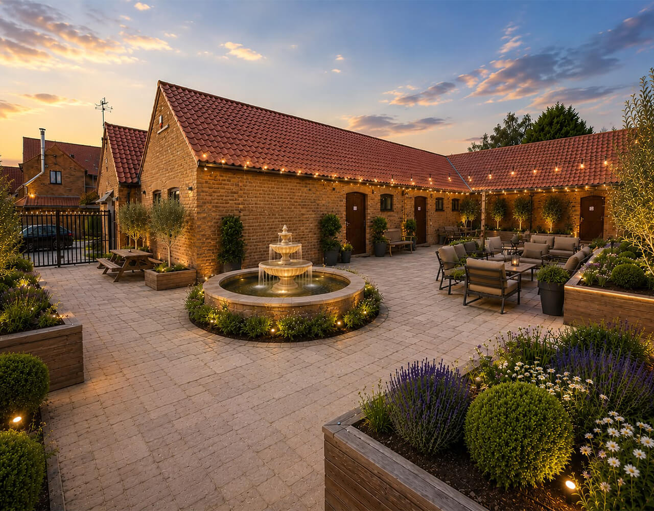the-courtyard-garden-thornhurst-manor